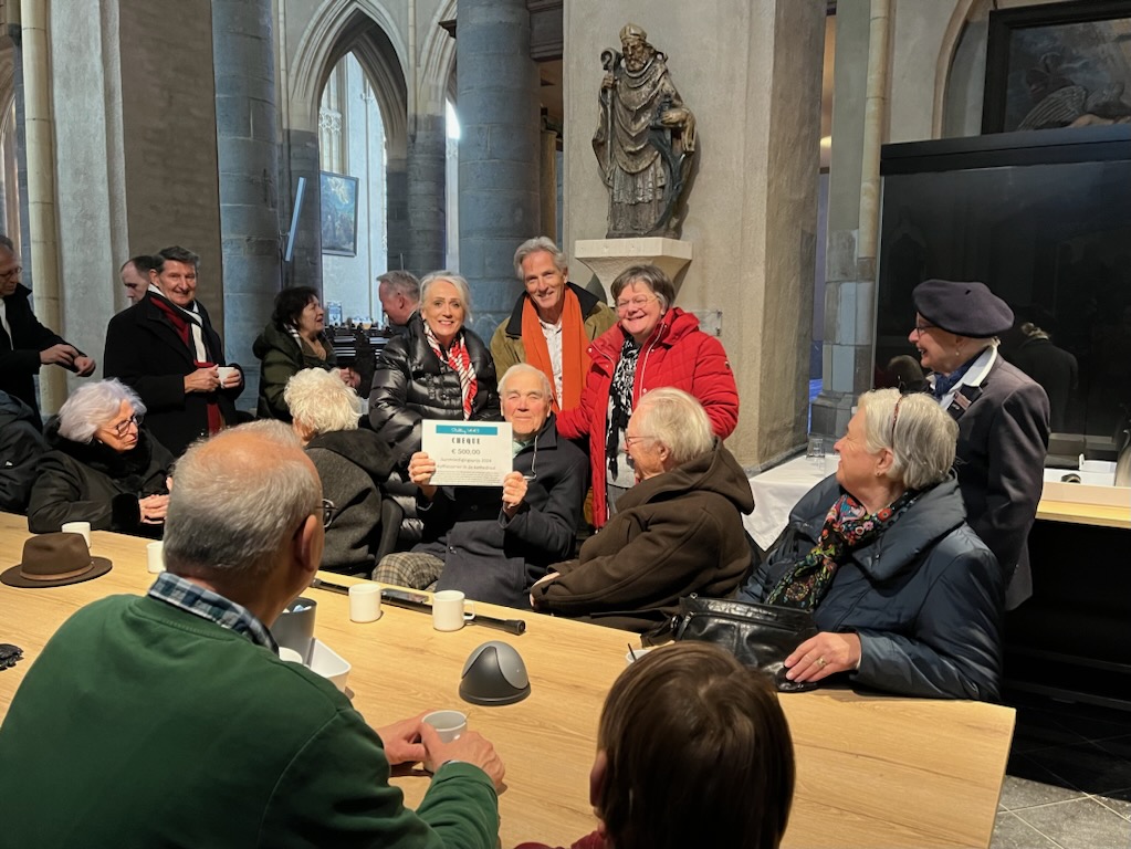 Koffiecorner kathedraal ontvangt aanmoedigingsprijs Stichting 1443